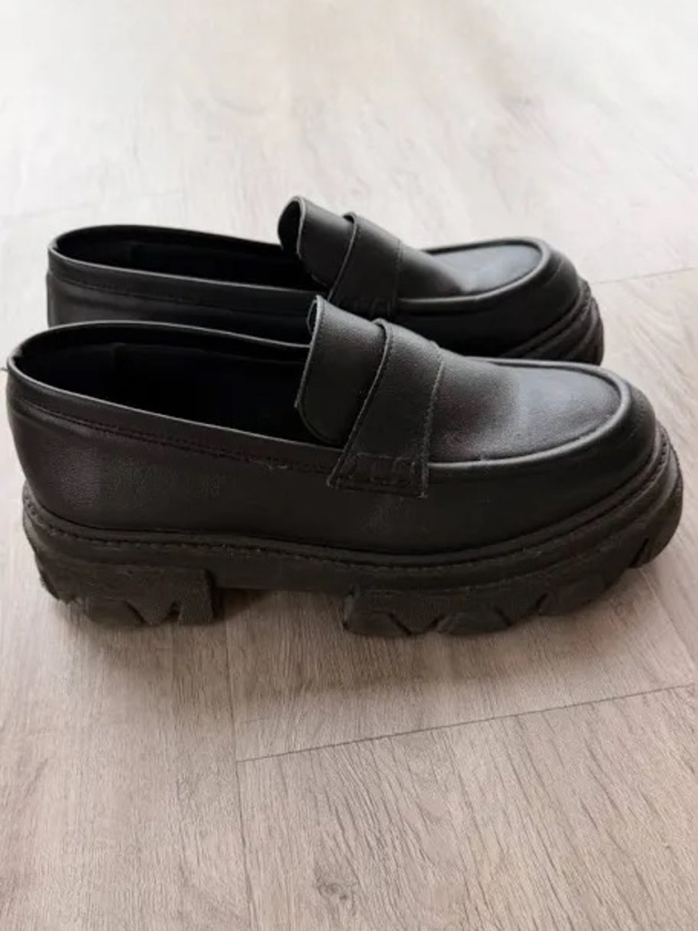 ALOHAS Black Chunky Platform Penny Loafers 41/10 Designer Loafers Luxury Vibe